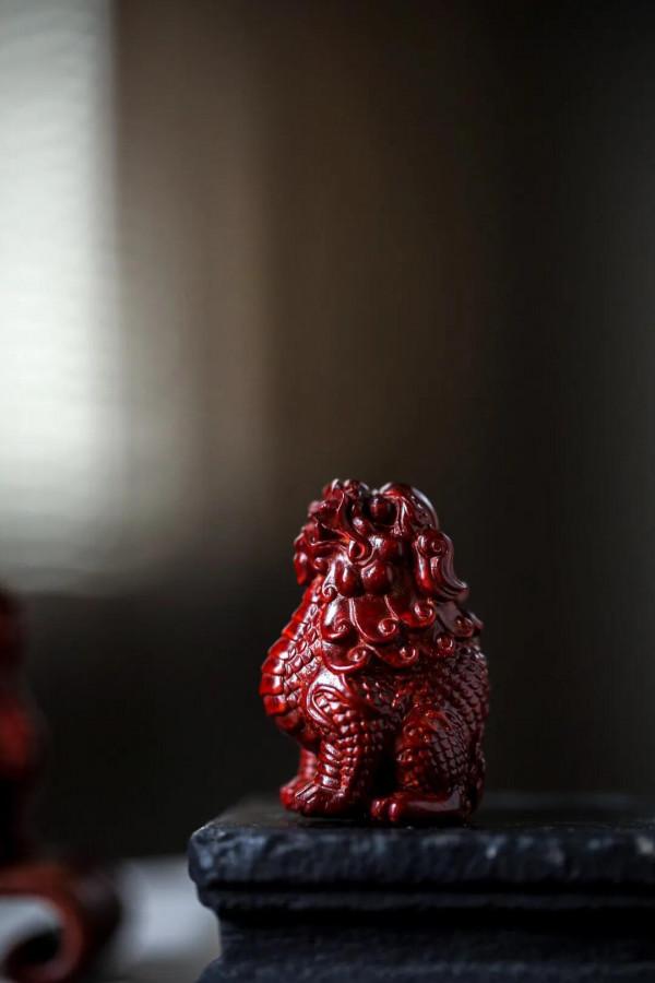 小葉紫檀「望天吼」手把件