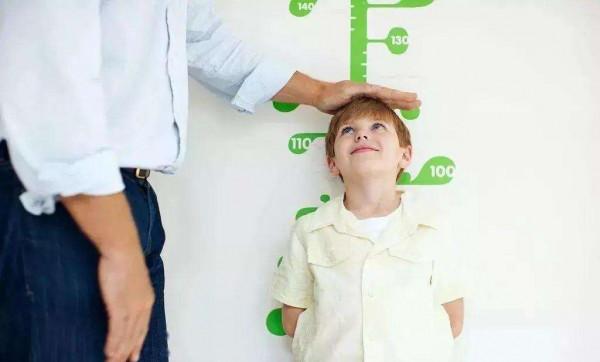 春天多給孩子吃這5大&OpenCurlyDoubleQuote;黃金菜&rdquo;，營養高價格低，孩子愛吃長得快