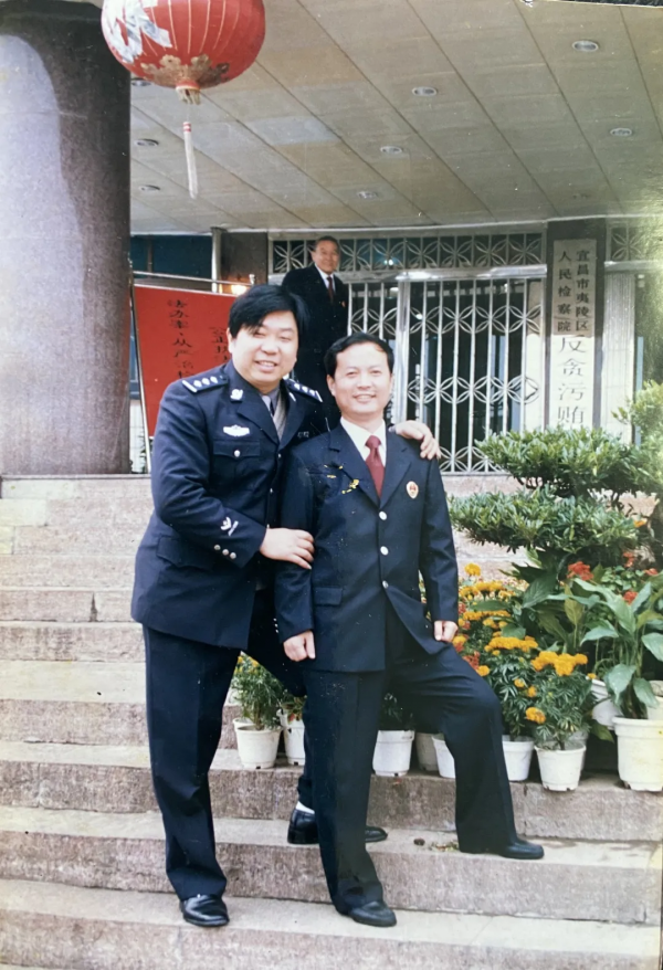 使命與堅守，三十七載情繫檢察事業——記退休檢察老兵劉方