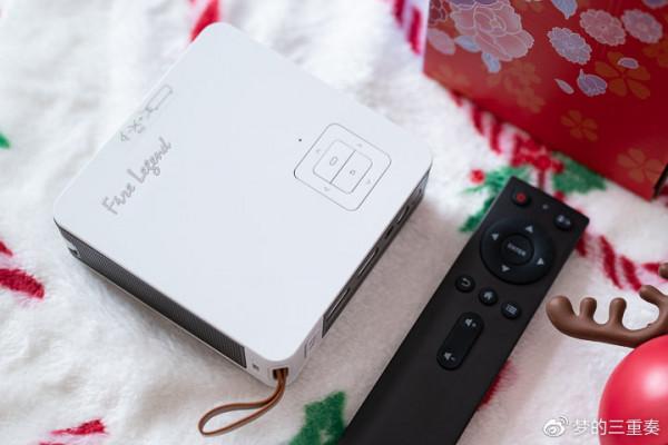 能裝進揹包的“家庭影院”，宏碁 PV11a 掌上投影儀分享體驗