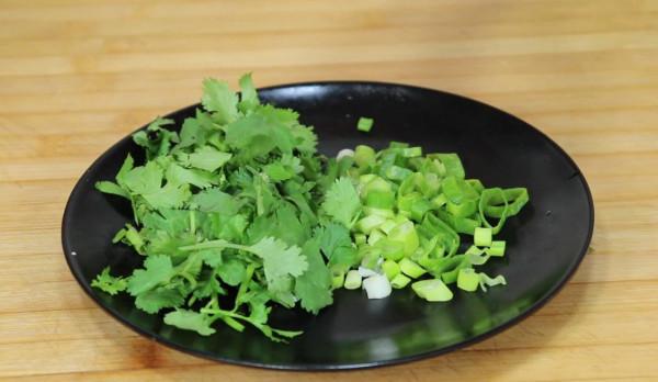 西紅柿蛋湯，很多人第一步就錯了，大廚教你，蛋花漂亮又美味