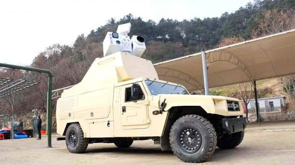 東風猛士又一改裝戰車曝光，搭載鐳射武器，看似踩雷但功能很強大