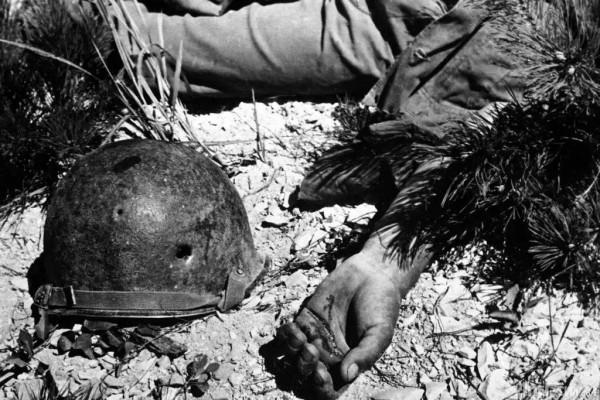 抗美援朝時，有一批隊伍曾秘密援助我國，一旦被抓就立刻開槍自殺