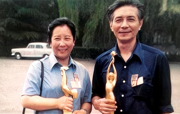 《鐵道衛士》演女特務王曼麗,經典臺詞“海外來人了”,89歲健在 《鐵道衛士》演女特務王曼麗,經典臺詞“海外來人了”,89歲健在