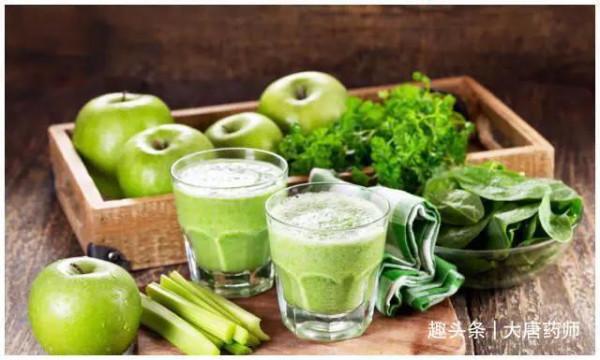 早晨空腹喝的第一杯水選蜂蜜水、淡鹽水還是溫開水?讓你不再糾結 早晨空腹喝的第一杯水選蜂蜜水、淡鹽水還是溫開水?讓你不再糾結