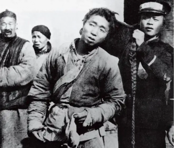 剪個辮子有多難?劣紳聚眾反抗,竟然有多人消失 剪個辮子有多難?劣紳聚眾反抗,竟然有多人消失