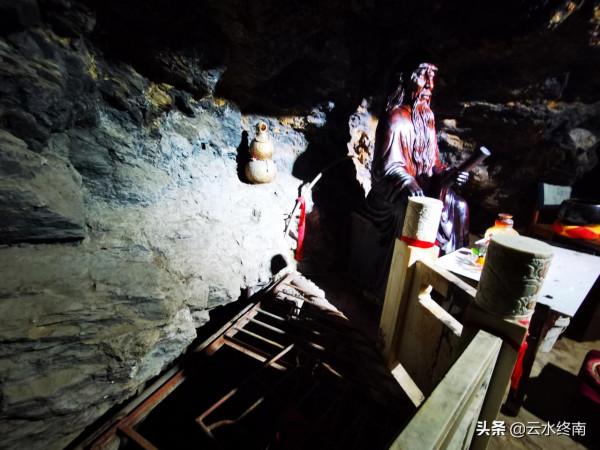 相信不?樓觀臺旁邊有個“老子洞”,可以直通到成都 相信不?樓觀臺旁邊有個“老子洞”,可以直通到成都