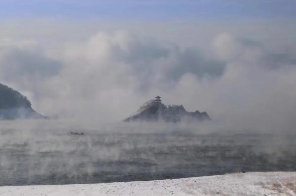 賞霧凇只有霧凇島嗎？其實還有一個不花錢的觀賞地～松花湖