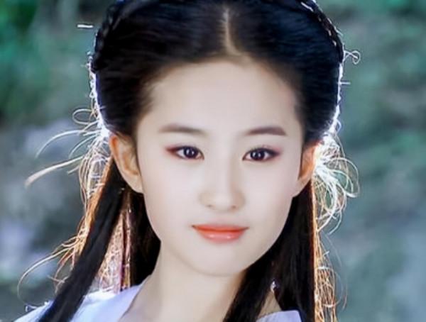 劉亦菲不常出現在螢幕前，為啥卻可以火這麼多年？