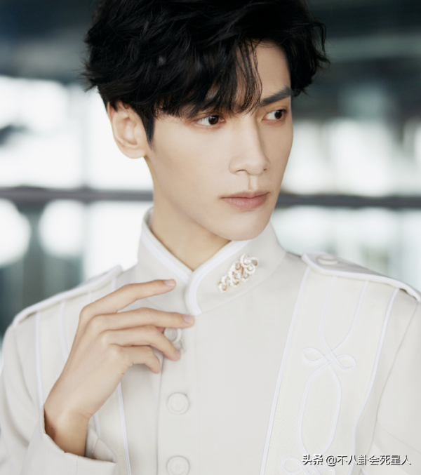 ​瘦到病態、動臉成癮、強行裝嫩，內娛的畸形審美真可怕