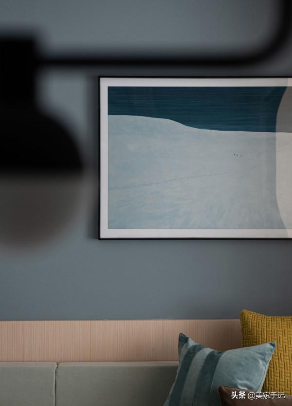 她家101㎡,卻不買沙發,陽臺墊高20cm,學她家這麼裝修實用極了 她家101㎡,卻不買沙發,陽臺墊高20cm,學她家這麼裝修實用極了