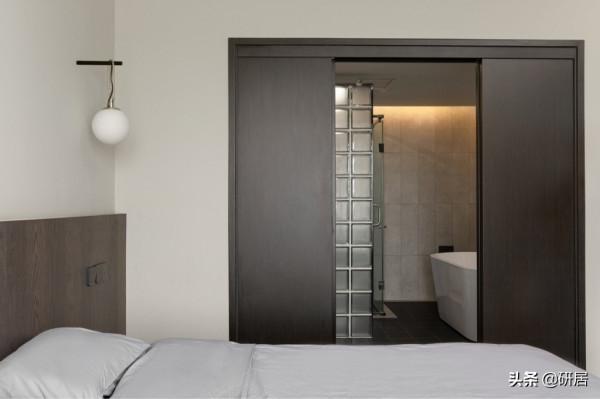 她家不豪華，氛圍很清淨，進屋就被治癒了，這正是我一直想找的家