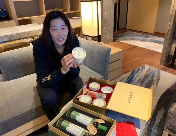 女排隊長朱婷私下真會穿，就算是樸素的運動服，也穿出了時尚感