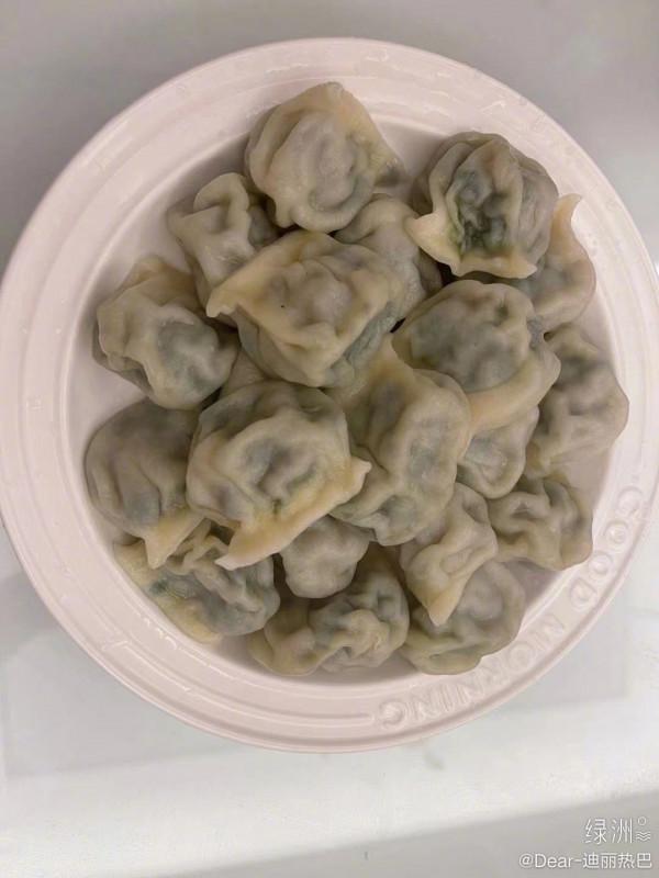 迪麗熱巴曬自制美食,看起來好好吃 迪麗熱巴曬自制美食,看起來好好吃