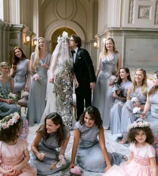 這才是真正的世紀大婚!前世界首富孫女出嫁,身上婚紗來頭不小 這才是真正的世紀大婚!前世界首富孫女出嫁,身上婚紗來頭不小