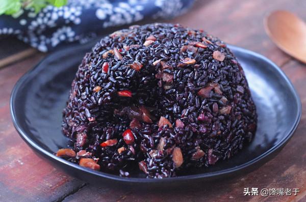 入冬後，如果條件允許，女人要多吃這6樣食物，面如桃花顯年輕