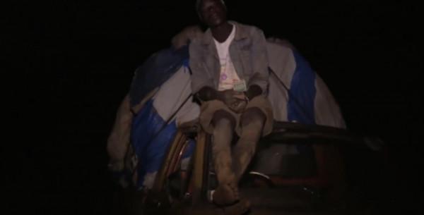 下雨就癱瘓的非洲國家，計程車也賣“掛票”，300公里開三天