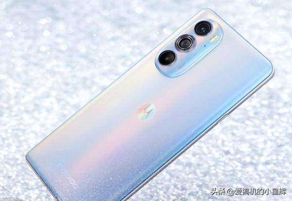 友商新款頂級5G旗艦，106萬跑分+5000mAh，12GB+256GB定價親民