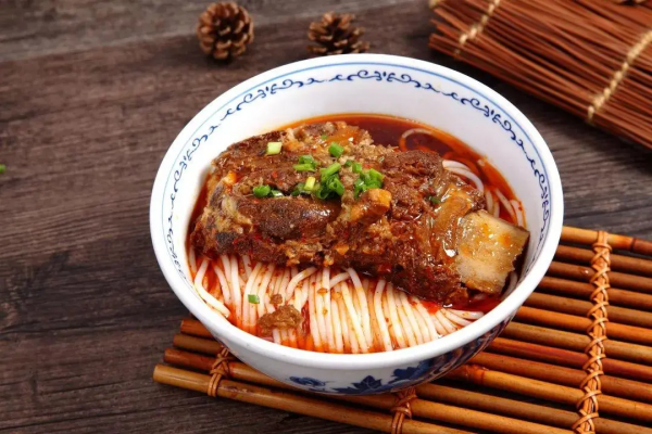 一碗全國人民都愛的牛肉麵是什麼樣子的？