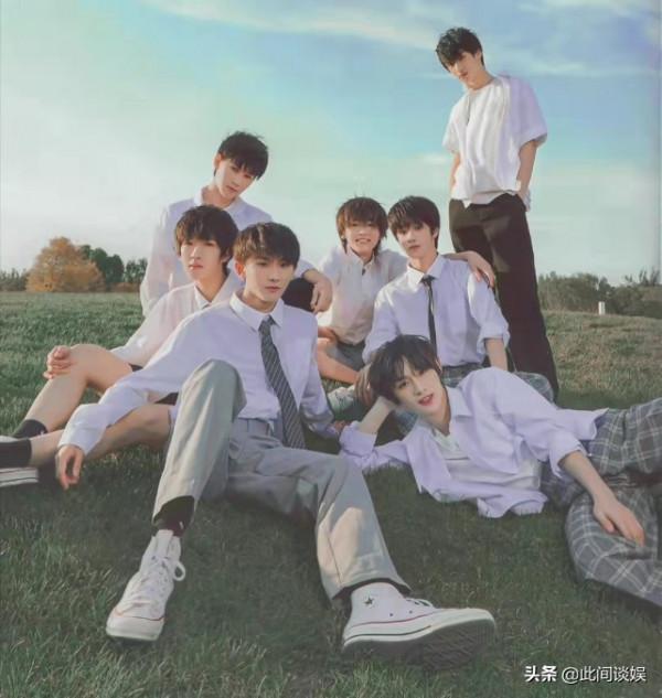 時代少年團出道七百天合照:全團穿衛衣,不告訴丁程鑫系列? 時代少年團出道七百天合照:全團穿衛衣,不告訴丁程鑫系列?