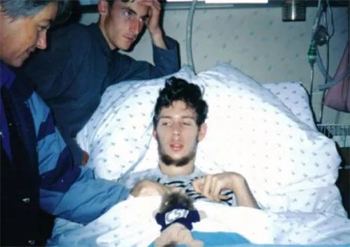 天才兒童變植物人,被女護工喚醒後上大學結婚生子,她咋做到的? 天才兒童變植物人,被女護工喚醒後上大學結婚生子,她咋做到的?