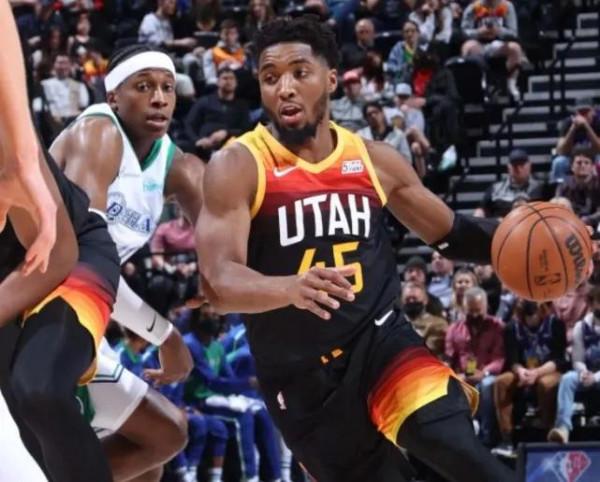 NBA今日參賽球隊最佳球員評選,詹姆斯39+9+7庫裡33+6均落選 NBA今日參賽球隊最佳球員評選,詹姆斯39+9+7庫裡33+6均落選