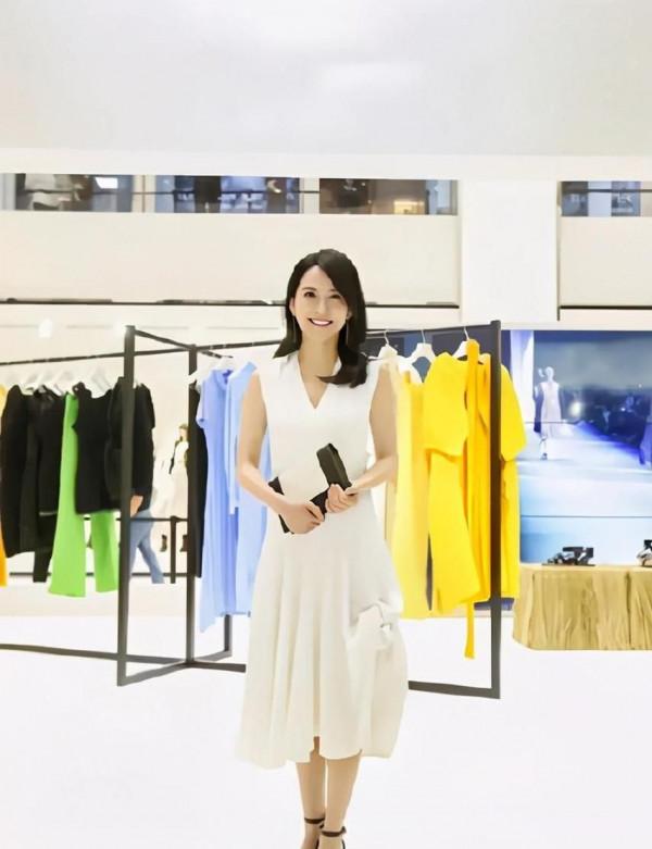 俞飛鴻梅婷同框亮相,兩人穿同色系優雅清爽,70後女人最美的樣子 俞飛鴻梅婷同框亮相,兩人穿同色系優雅清爽,70後女人最美的樣子