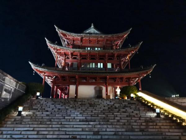 夜遊臨安古城，不一樣的美