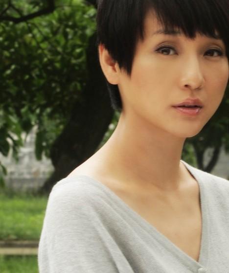 孔琳:王全安為蔣雯麗把她拋棄,7年戀人又把她拋棄,52歲還未婚 孔琳:王全安為蔣雯麗把她拋棄,7年戀人又把她拋棄,52歲還未婚