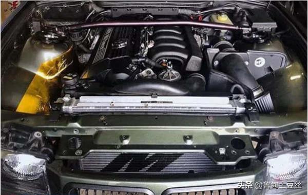 「轂銳馳」22歲的女孩改裝了一臺與她同齡的寶馬