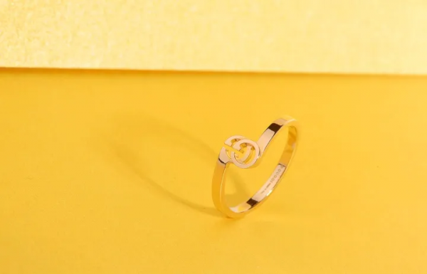 從皮具小店到一流奢牌，Gucci成功的背後，竟是一部血腥家族史