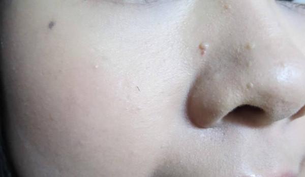 塗粉底液時，掌握“4個技巧”遠離卡粉、浮粉，底妝也更服帖了