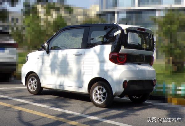 小塊頭也有大智慧,奇瑞QQ冰淇淋雙色版實車首拍,內飾亮點頗多 小塊頭也有大智慧,奇瑞QQ冰淇淋雙色版實車首拍,內飾亮點頗多