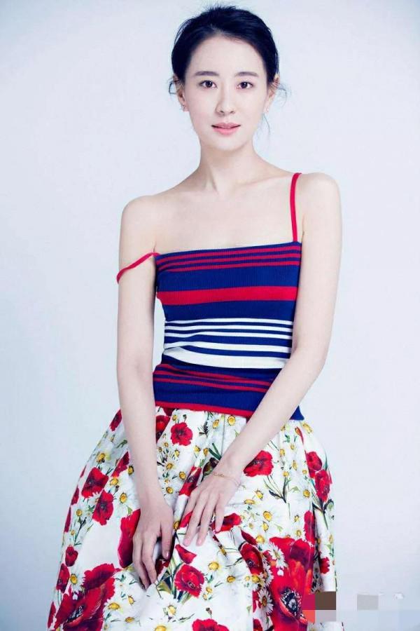 王樂君，著名演員，文靜淑女形象