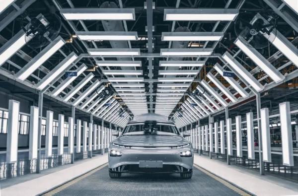 大半個車圈為小米“發燒”，誰來承載雷軍的造車夢？