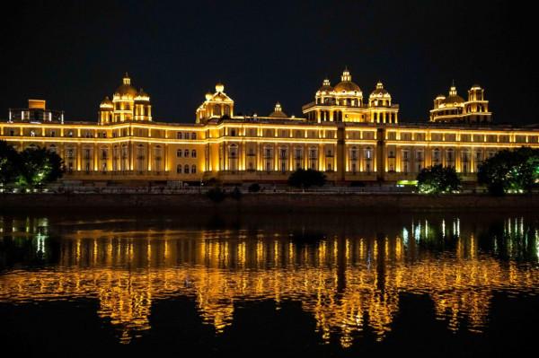 福州超神奇的一棟樓，建築按北斗七星狀排列，颱風來了都要繞著走