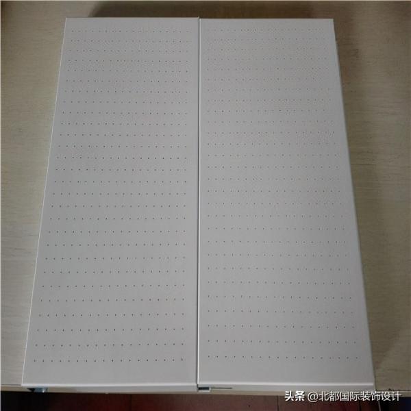 衛生間吊頂怎麼選，鋁扣板、石膏板還是蜂窩鋁板？