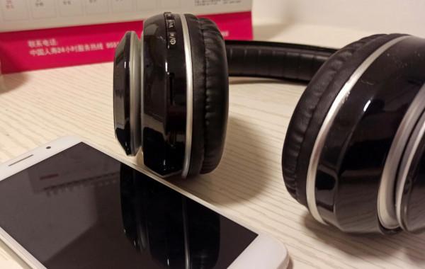 支援藍芽、有線和插卡，在2021年體驗一款國產耳機，像多功能mp3