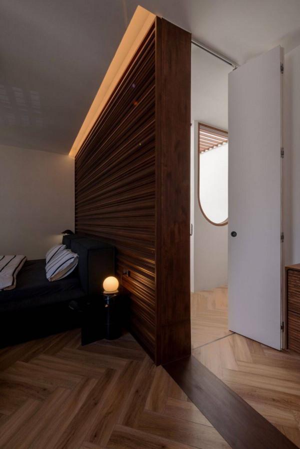 我也想給父母買這樣一套養老房，院子露臺，上下2個客廳沉穩大氣