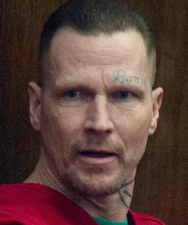 1984年美國14歲女孩身中44刀，錢包掛在三米樹上，因一個眼神遇害