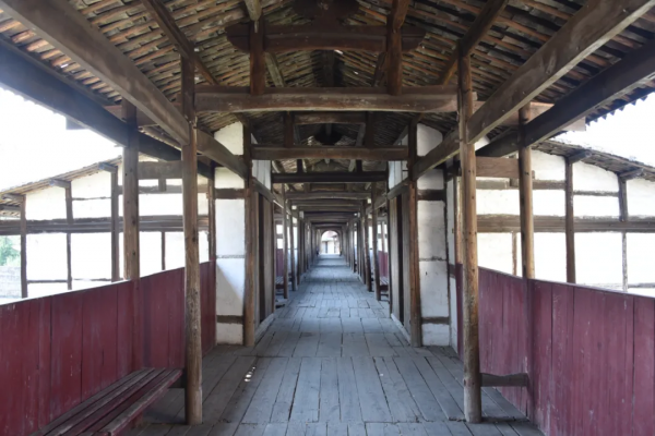 1400年曆史的古橋，藏在小鎮上，竟然還是中國古廊橋的孤例