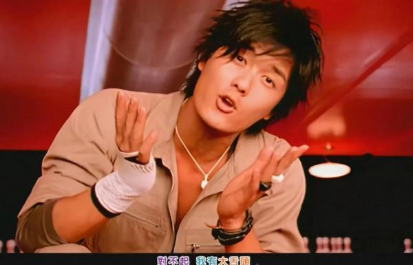 華流歌手吳克群：狂懟王力宏“崇洋媚外”，給相戀4年的前任買房