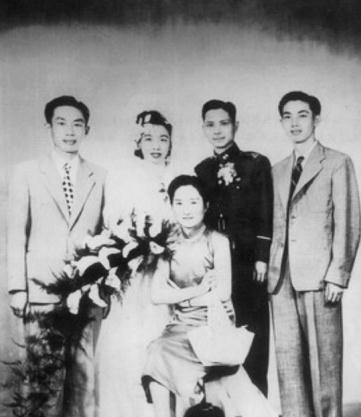 陸小曼死後葬禮悽清，骨灰無人認領終丟失，唯一遺願不能實現