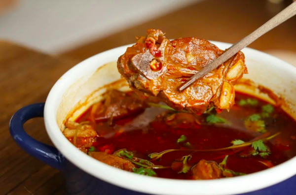 一口就把人饞哭！奶香濃郁無羶味的羊肉今年冬天必須安排上