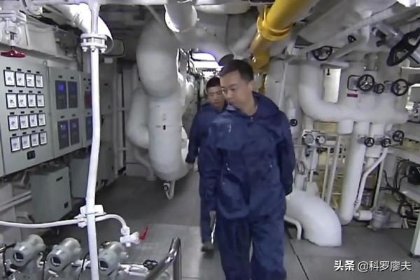 同為姊妹艦,33歲的遼寧艦嶄新如初,36歲的庫茲涅佐夫號破敗不堪 同為姊妹艦,33歲的遼寧艦嶄新如初,36歲的庫茲涅佐夫號破敗不堪