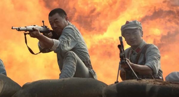 同樣演彭德懷，《長津湖》裡的周小斌與這6位演員相比，差別在哪