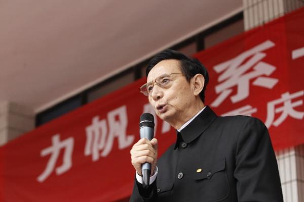 重慶破產首富:自己起早貪黑忙工作,兒子沉迷豪車不管事 重慶破產首富:自己起早貪黑忙工作,兒子沉迷豪車不管事