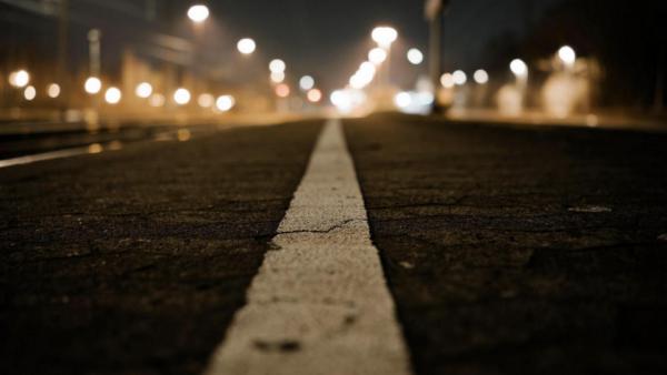 《刀鋒》:人生重要的不是對與錯,而是歷盡千帆,還堅持著自我 《刀鋒》:人生重要的不是對與錯,而是歷盡千帆,還堅持著自我