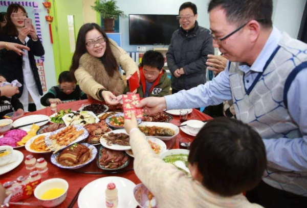 紅包過時了，新年禮物要抓住孩子的心，寶媽的“心機禮物”獲好評