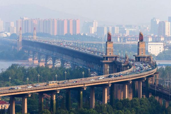 大海那麼深,那麼跨海大橋的橋墩是怎麼打下去的呢? 大海那麼深,那麼跨海大橋的橋墩是怎麼打下去的呢?